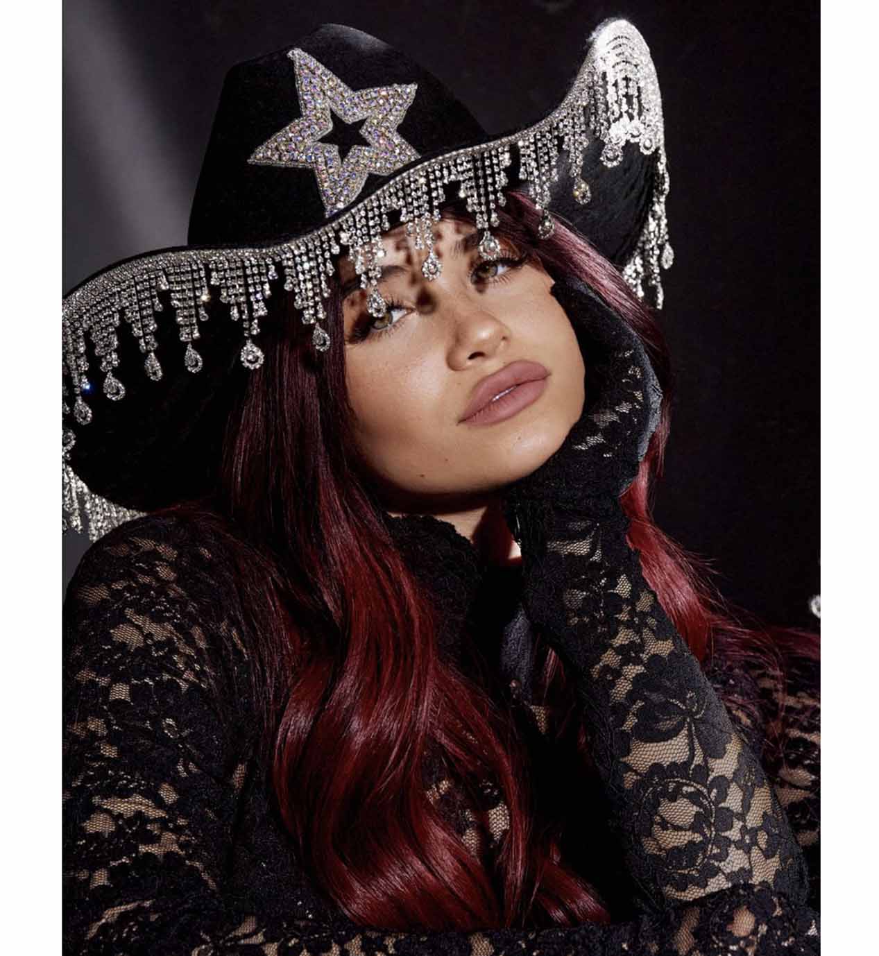 Nessa Barrett has released her powerful new single “madhouse”